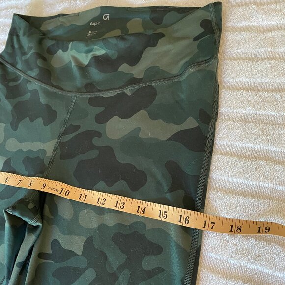 GapFit Leggings - green camo pattern - Picture 9 of 16